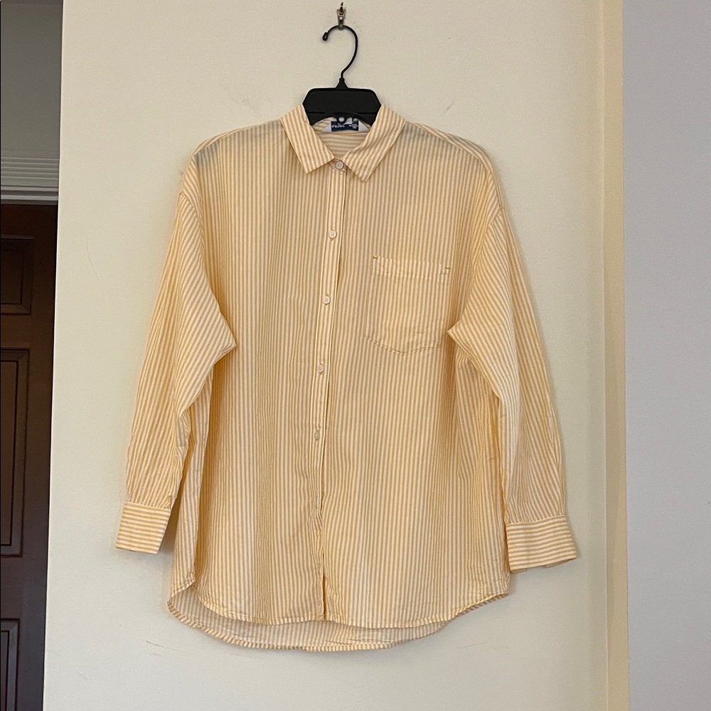 💛✨ Old Navy Women’s Yellow & White Striped Button-Down Shirt – Size Small✨💛